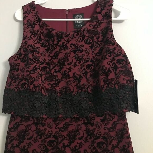 Beautiful lace detail dress - Picture 2 of 6